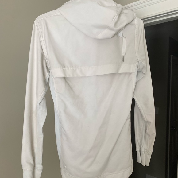 Lululemon size 6 jacket - Picture 2 of 3